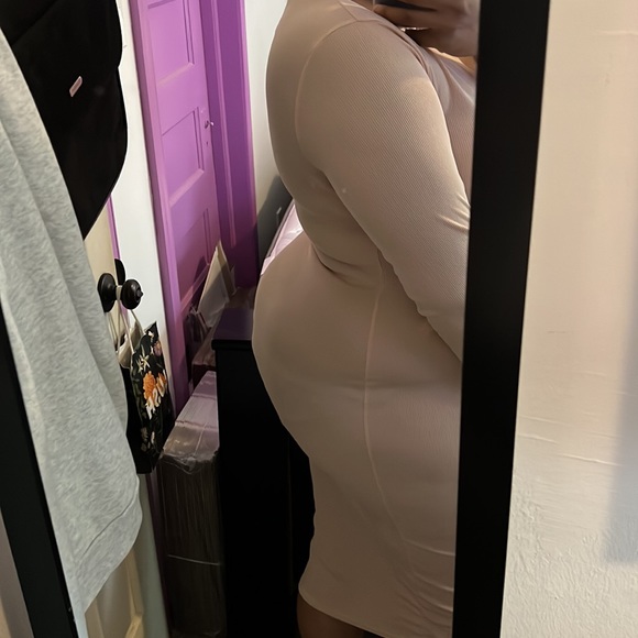 Pretty Little Thing Ribbed Dress - Picture 2 of 4